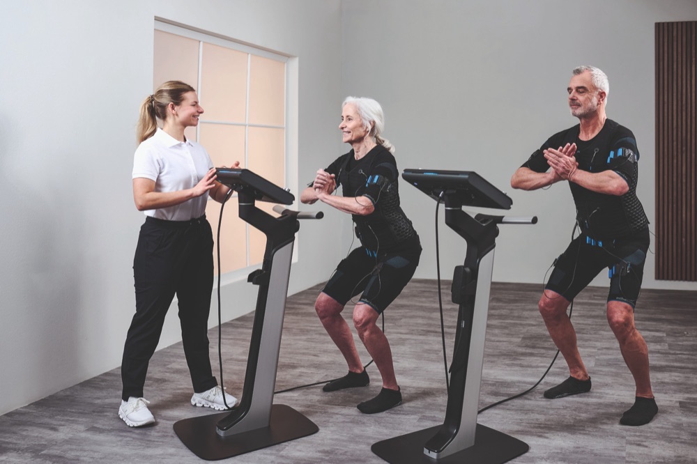 Coach-led 20-minute EMS workout at CS FITNESS